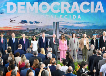 8 de Janeiro: Lula deve vetar PL da dosimetria e atos em todo país defendem a democracia