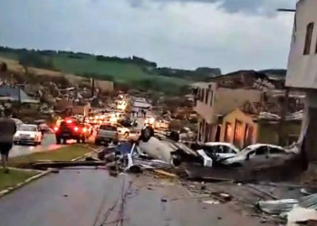 Vídeo mostra destruição de tornado que deixou 5 mortos em Rio Bonito do Iguaçu, no Paraná