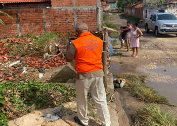 Cerca de dez famílias foram atingidas por alagamento no bairro Areias, em Teresina