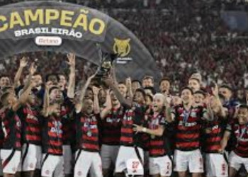 Em apenas 4 dias, Flamengo é campeão da Libertadores e do Brasileirão 2025
