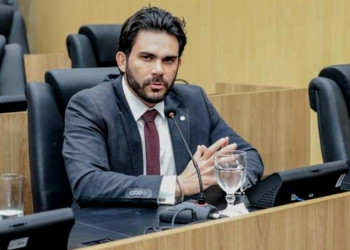 Deputado Dr. Marcus Kalume entrega 3.000 m² de calçamento na zona rural de Floriano