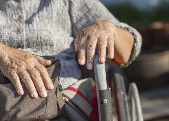 Anvisa libera novo medicamento para tratar Alzheimer no Brasil