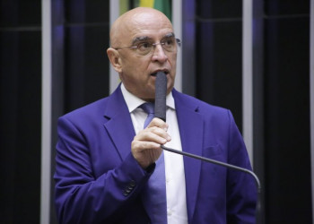 PDT deixa base do governo na Câmara após demissão de Lupi