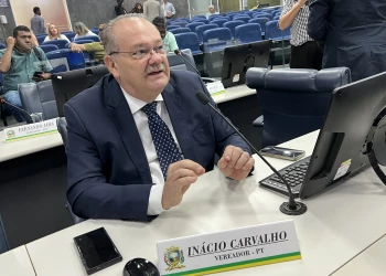Aprovado projeto que parcela férias de servidores e amplia licença-paternidade em Teresina