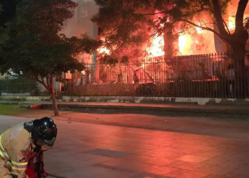 Fritadeira elétrica causa incêndio em prédio histórico do Rio de Janeiro