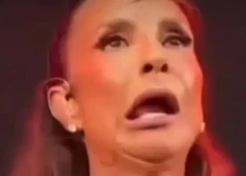 Expressões exageradas de Ivete Sangalo durante show viram assunto na internet; vídeo