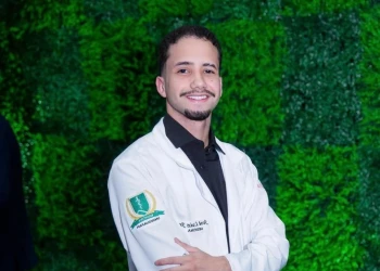 Estudante de Medicina da Uninovafapi morre em acidente a caminho de congresso em Fortaleza