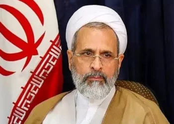 Irã elege aiatolá Alireza Arafi como líder supremo interino após morte de Ali Khamenei