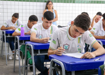 Currículo escolar terá conteúdo sobre prevenção da violência contra mulheres, diz ministra