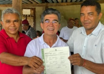Deputado Limma acompanha entrega de títulos de terra em Porto e Miguel Alves
