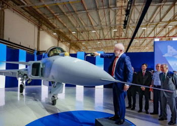 Semana de Lula tem Gripen, indústria, moradia e pacote de investimentos bilionários