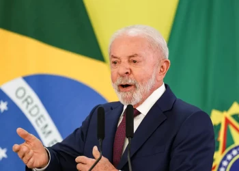 Lula diz que venda dos Correios não está em discussão: 