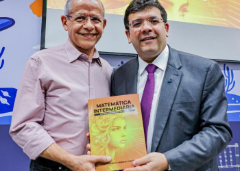Nazareno Fonteles lança livro de Matemática e dedica ao filho Rafael