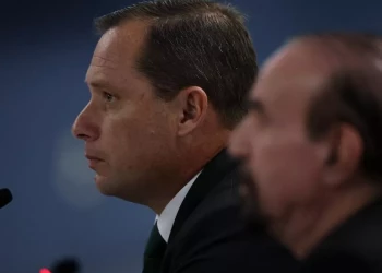 Mauro Cid passa por audiência no STF e retira tornozeleira eletrônica