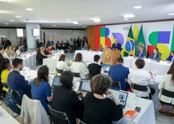 Lula vai vetar projeto que reduz penas de condenados por atos golpistas