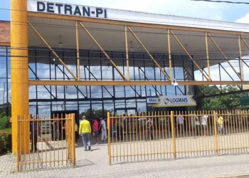 Detran suspende exigência e fiscalização da renovação do licenciamento de veículos