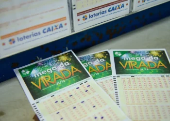 ​Mega da Virada sorteia prêmio histórico de R$ 1 bilhão e movimenta apostas em todo o país