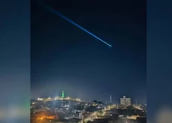 Meteoro atravessa o céu no Piauí e impressiona moradores