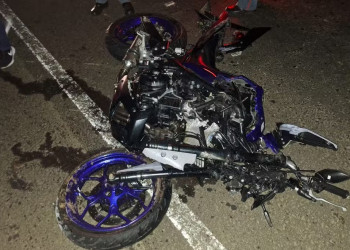 Motociclista de 42 anos fica gravemente ferido em queda de moto no Litoral do Piauí