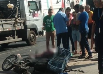 Motociclista morre ao colidir com caminhão no Centro de Teresina