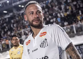 ​​Neymar reencontra o Flamengo após 12 anos; duelo na Vila marca retorno do craque
