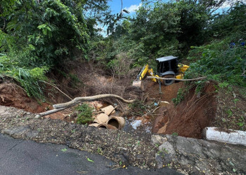 Obra emergencial é iniciada para conter erosão na Avenida Maranhão