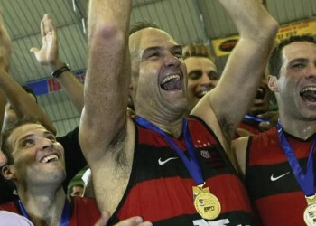 Fla aposenta camisa 14 de Oscar Schmidt, e Arrascaeta assume número em homenagem no Maraca