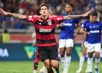 ​Cruzeiro cola no Flamengo e Sport afunda na 17ª rodada do Brasileirão; veja os resultados
