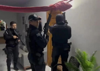 Forças de segurança deflagram operação, prendem seis e apreendem armas