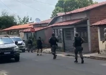 PMs são esfaqueados dentro de cemitério durante reforço de policiamento no Dia de Finados