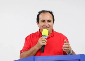 Prefeito de Pio IX, suspeito de exploração sexual, é afastado do cargo por 90 dias