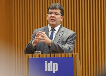 Rafael Fonteles apresenta projetos de IA e segurança em seminário no IDP em Brasília