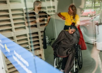 Quatro pessoas seguem internadas após raio atingir ato político de Nikolas