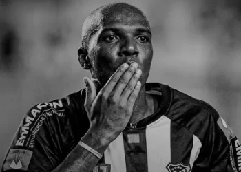 Morre Reinaldo Aleluia aos 53 anos, ex-atacante revelado pelo Bahia