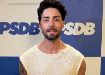 Rico Melquiades promete 'liberar cirurgias plásticas' e 'bolsa maconha' se for eleito