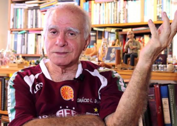 Escritor faz homenagem aos professores que fazem revolução na educação