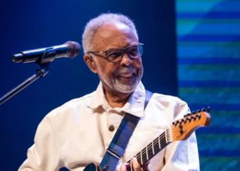Gilberto Gil se despede dos palcos e reúne multidão no show 
