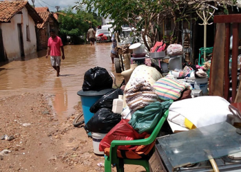 Favelas do Piauí têm boa pavimentação, mas escoamento de água é um dos piores do Brasil