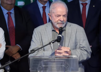 Lula adia viagem à China por orientações médicas