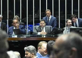 Quatro bancadas da Câmara acionam STF contra PL da Dosimetria