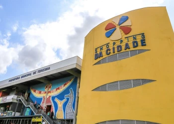 Com bolo e pagode, Shopping da Cidade comemora 16 anos nesta sexta-feira (27)