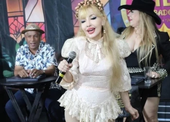 Cantora de 59 anos é encontrada morta no apartamento; Sol era ex-rival da Gretchen