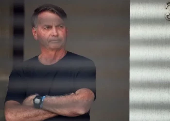VEJA O VÍDEO: Bolsonaro tentou tirar a tornozeleira eletrônica com ferro de solda