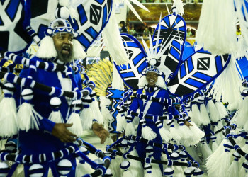 Sapucaí reúne historiografia e delírio no segundo dia de desfiles