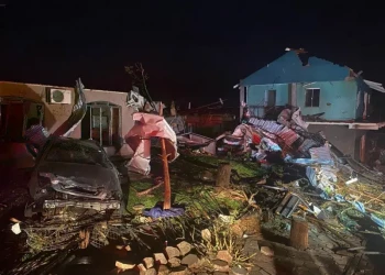 Tornado destruiu 80% de cidade no Paraná, deixou 5 mortos e mais de 400 feridos
