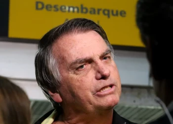 Bolsonaro é preso preventivamente  pela polícia Federal em Brasília