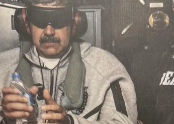 Trump publica foto de Maduro vendado e supostamente algemado dentro de navio de guerra