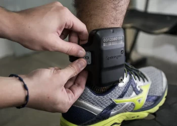 Câmara aprova uso obrigatório de tornozeleira por agressores de mulher