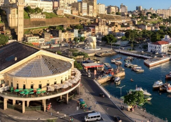 Turismo internacional no Brasil bate recorde em 2025