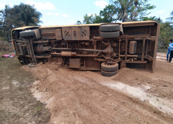 Uma menina morreu e 5 tiveram traumatismo craniano em acidente de ônibus escolar